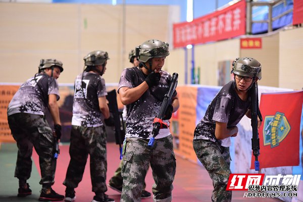 �׽�ȫ��Ұս�˶���Ӣ����Ļ �Ĵ��������ݷ�ӥ�ֻ�ھ�