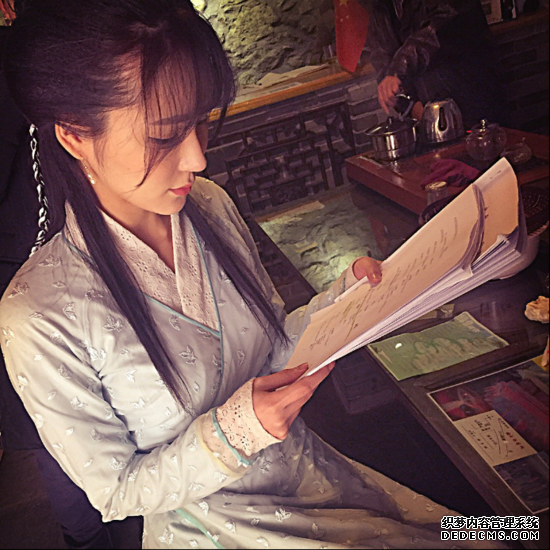 ��Ӱ��նħ�ˡ����Ͽ������ѹ�������Ů��